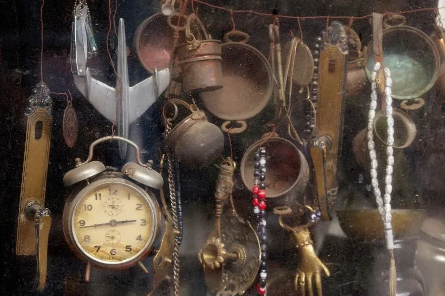 Historische Uhren & Möbel in Wien – Experten für Restauration & Werterhaltung