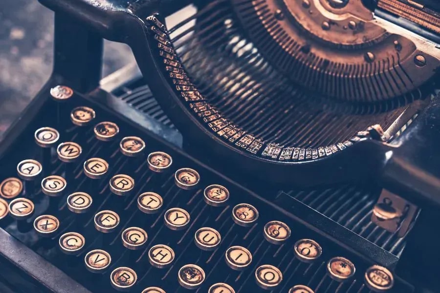 Woran erkennt man echte Antiquitäten? Ein Leitfaden für Kunden aus Niederösterreich